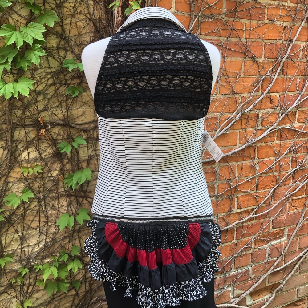 Small Hustle Bustle Vest Black White Red EMBODY